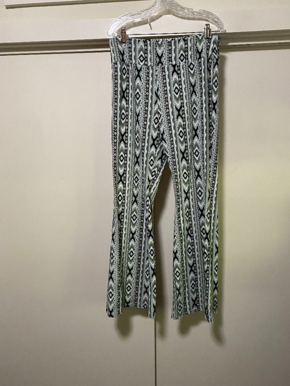 No Boundaries, wild, fun, 70's style belled pants, stretch, Aztec print, size XL